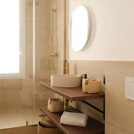 Exceptional Facing Palais Cannes1 *