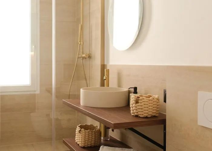 Exceptional Facing Palais Cannes1 *